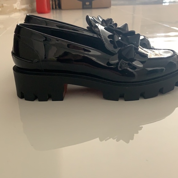 Christian Louboutin - Daisy Spikes Embellished Patent-leather Loafers - Picture 2 of 6